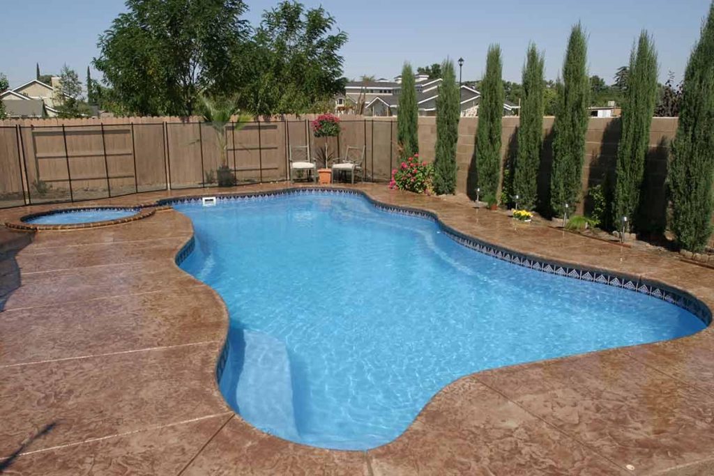 
 2026 Latham Cape Cod 16 Fiberglass Pool